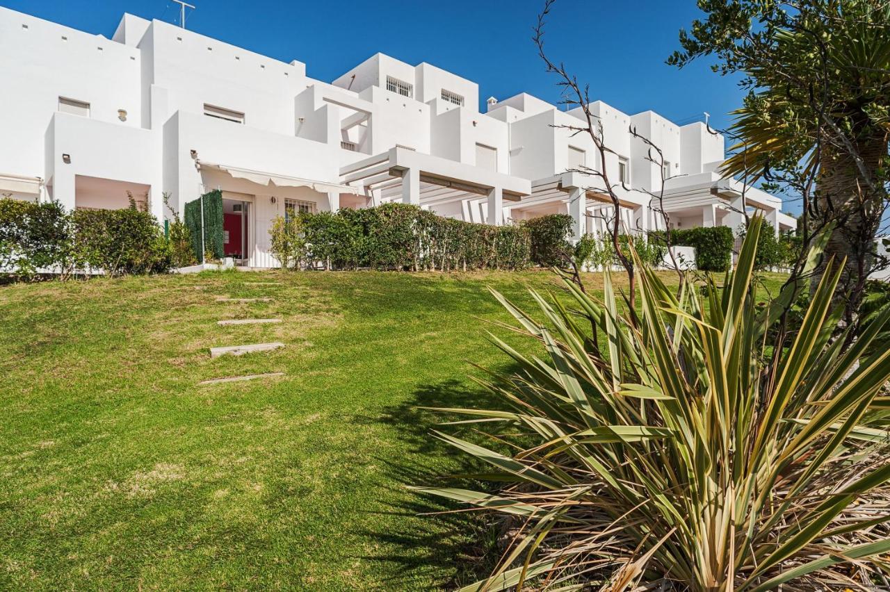 Dúplex 2 habitaciones, piscina Solo mayores de 30 Conil De La Frontera Exterior foto