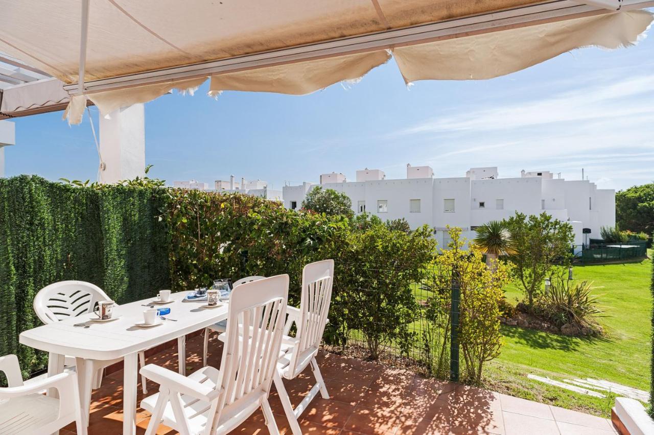 Dúplex 2 habitaciones, piscina Solo mayores de 30 Conil De La Frontera Exterior foto