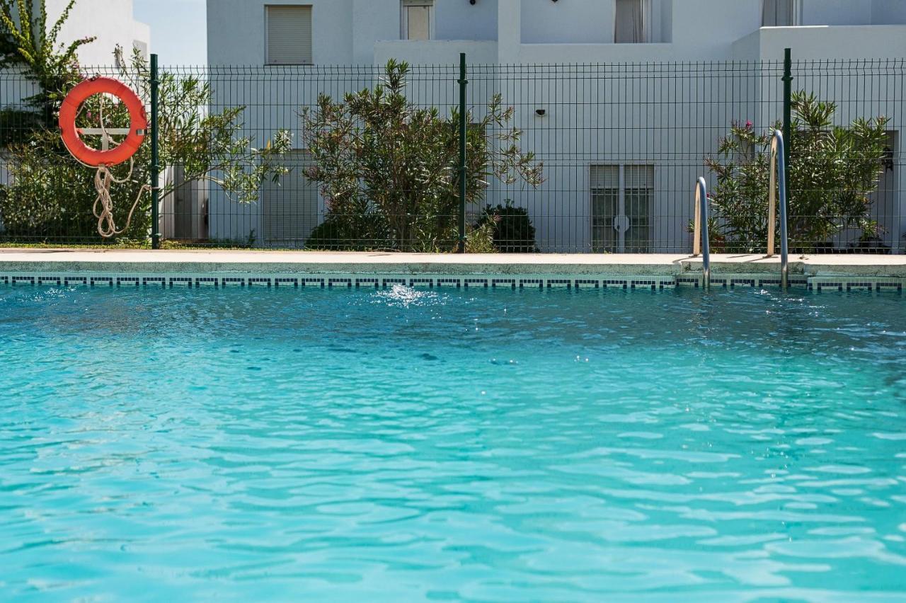 Dúplex 2 habitaciones, piscina Solo mayores de 30 Conil De La Frontera Exterior foto